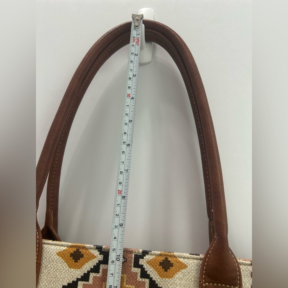 Wrangler Geometric Tan and Brown Tote - Picture 11 of 11